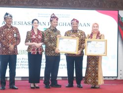 Harganas ke-33 di Malang: Bupati Warsubi dan Ketua TP PKK Jombang Sabet Penghargaan Nasional dari BKKBN